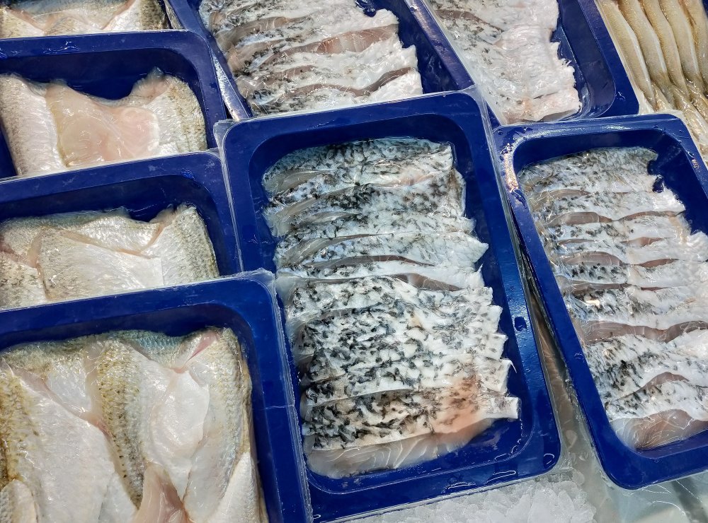 frozen goods in refrigerated avn